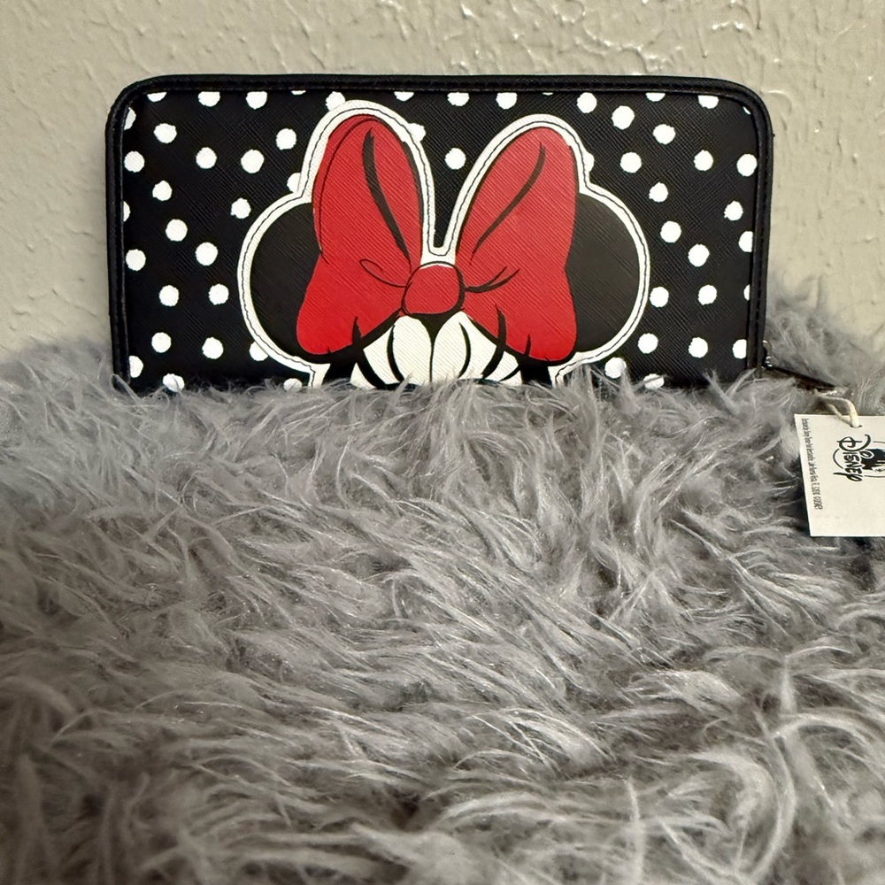 Disney Loungefly Minnie Mouse Polka Dot Zip Wallet with Red Bow
